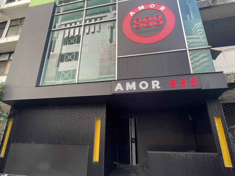 AMOR888 Asoke Soi 18 daytime